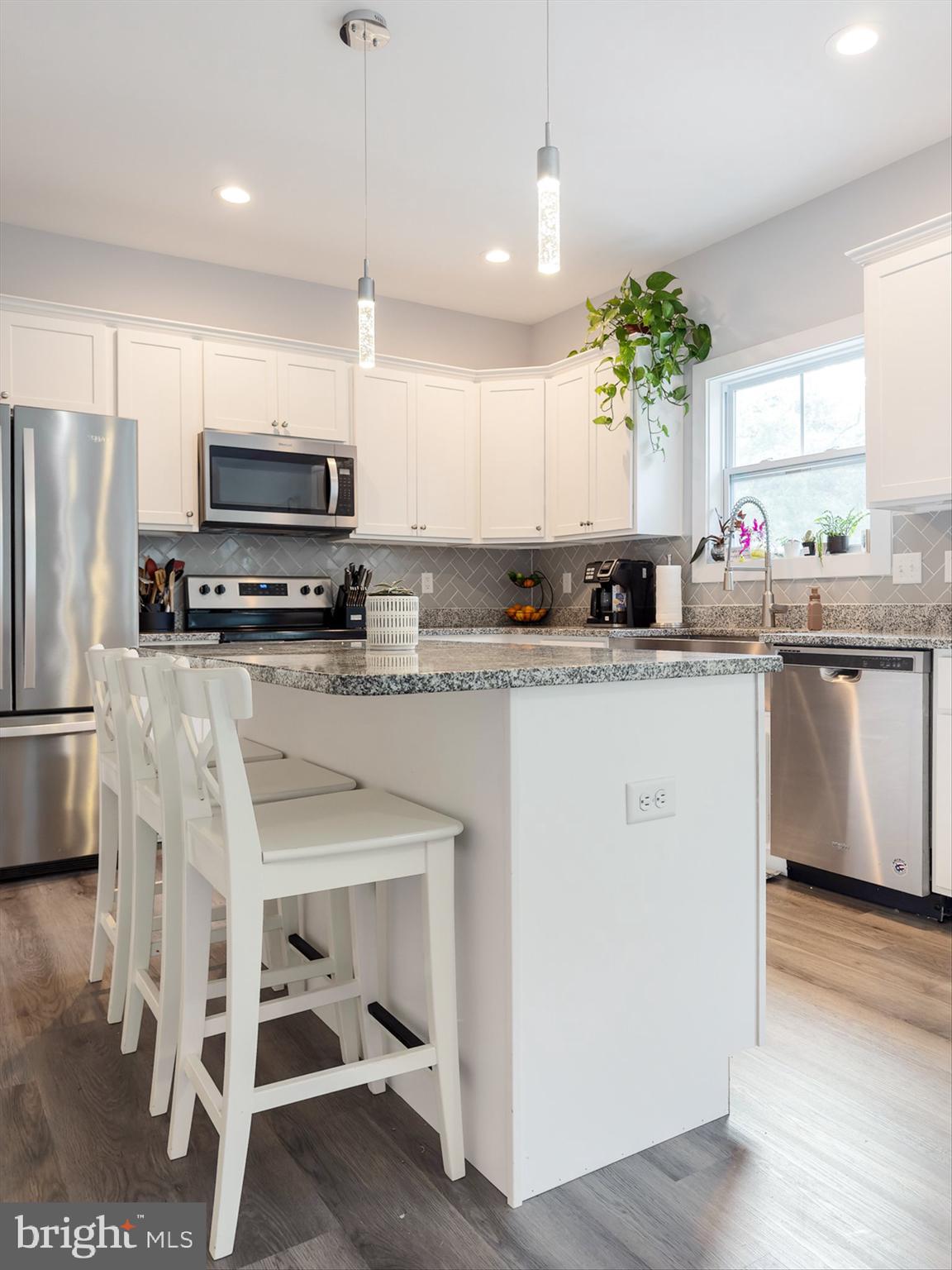 CLAYMONT CHASE - Residential