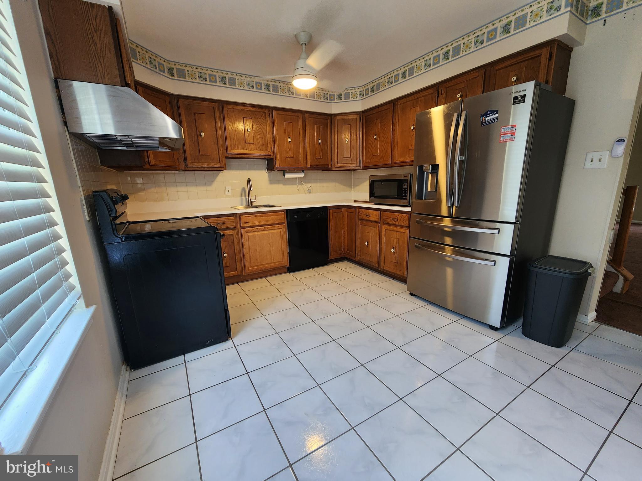 CARRIAGE HILL - Residential Lease