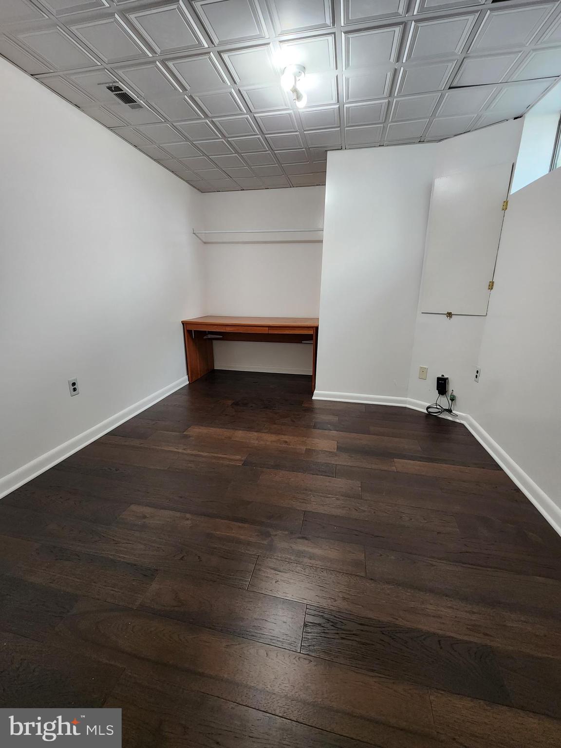 CARRIAGE HILL - Residential Lease