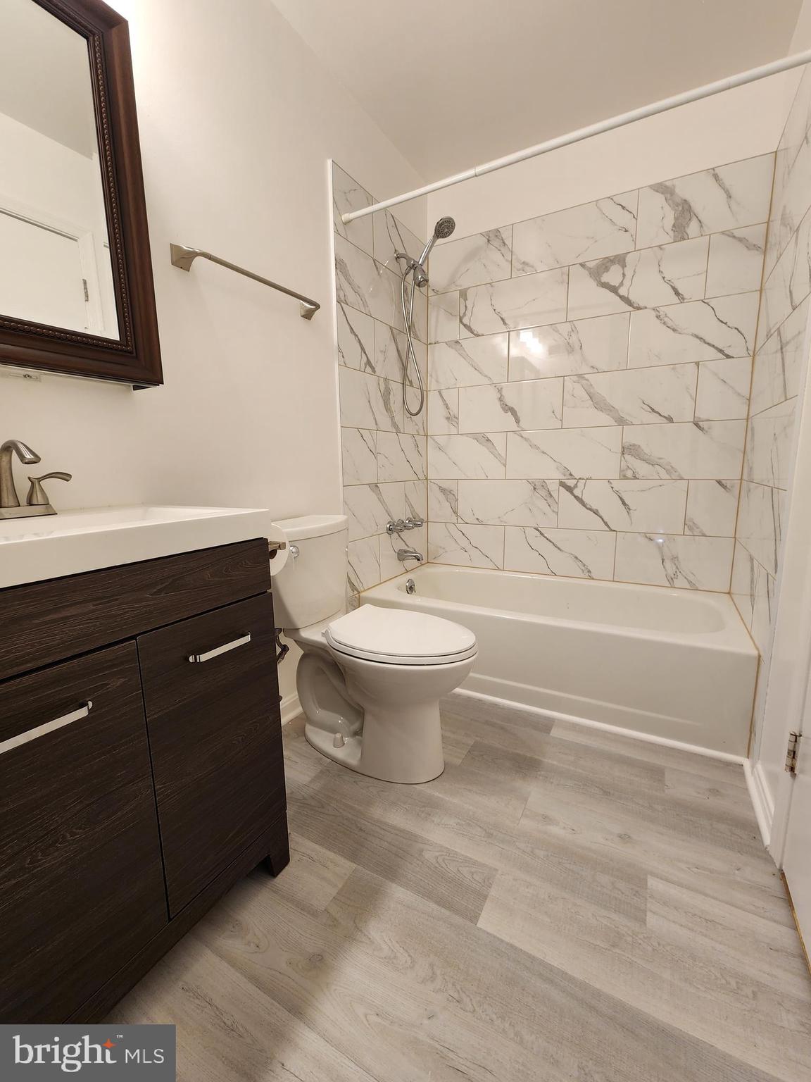 CARRIAGE HILL - Residential Lease