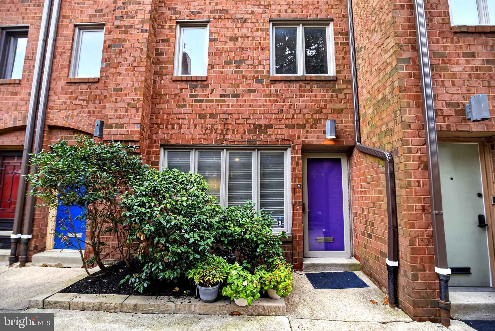 1 CHRISTIAN STREET 42L