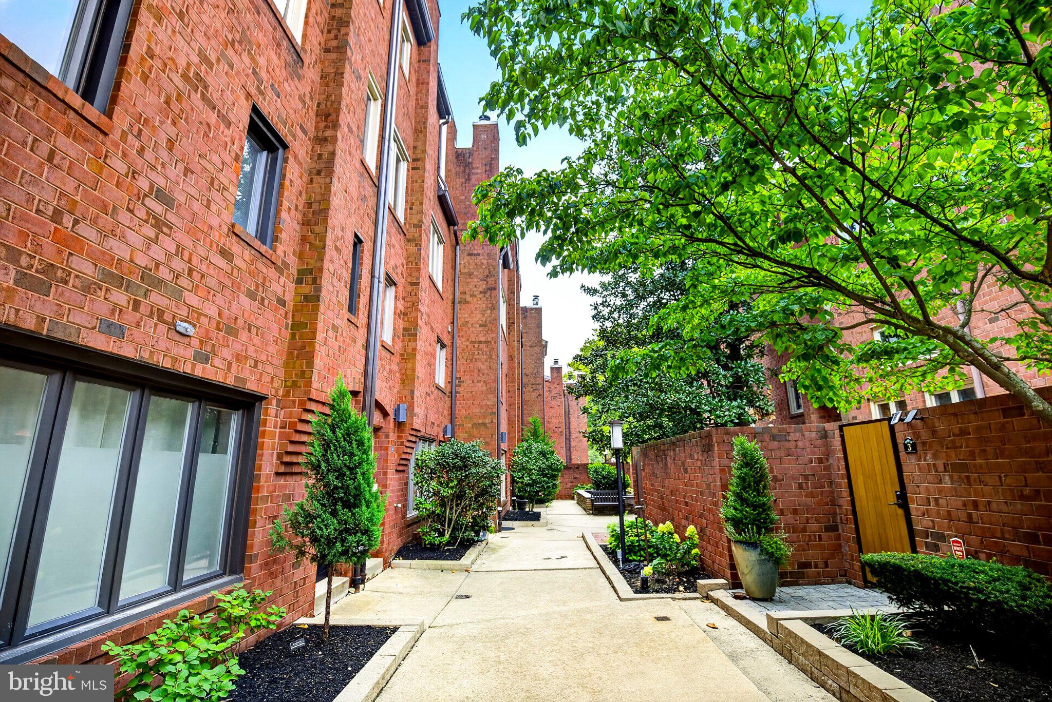1 CHRISTIAN STREET 42L