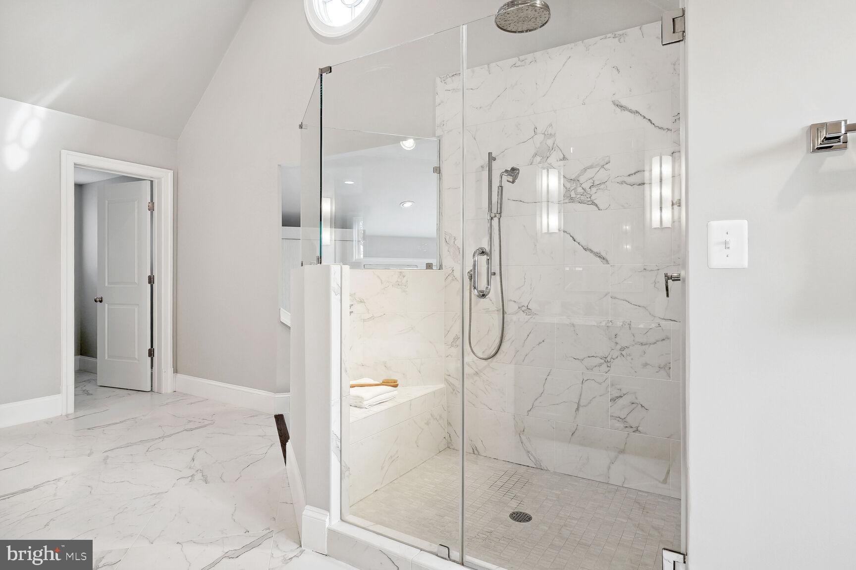 LYON VILLAGE - Residential