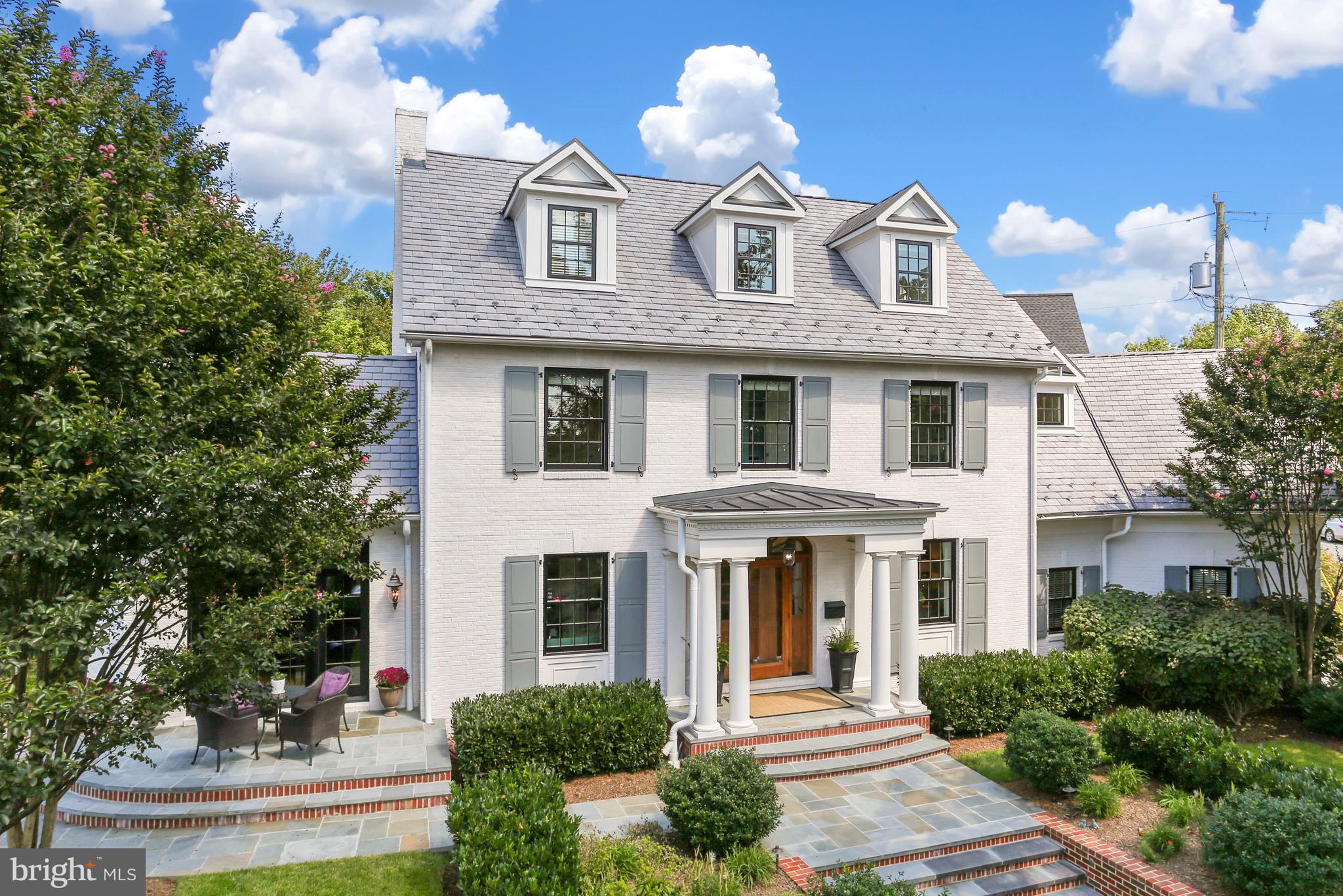 LYON VILLAGE - Residential