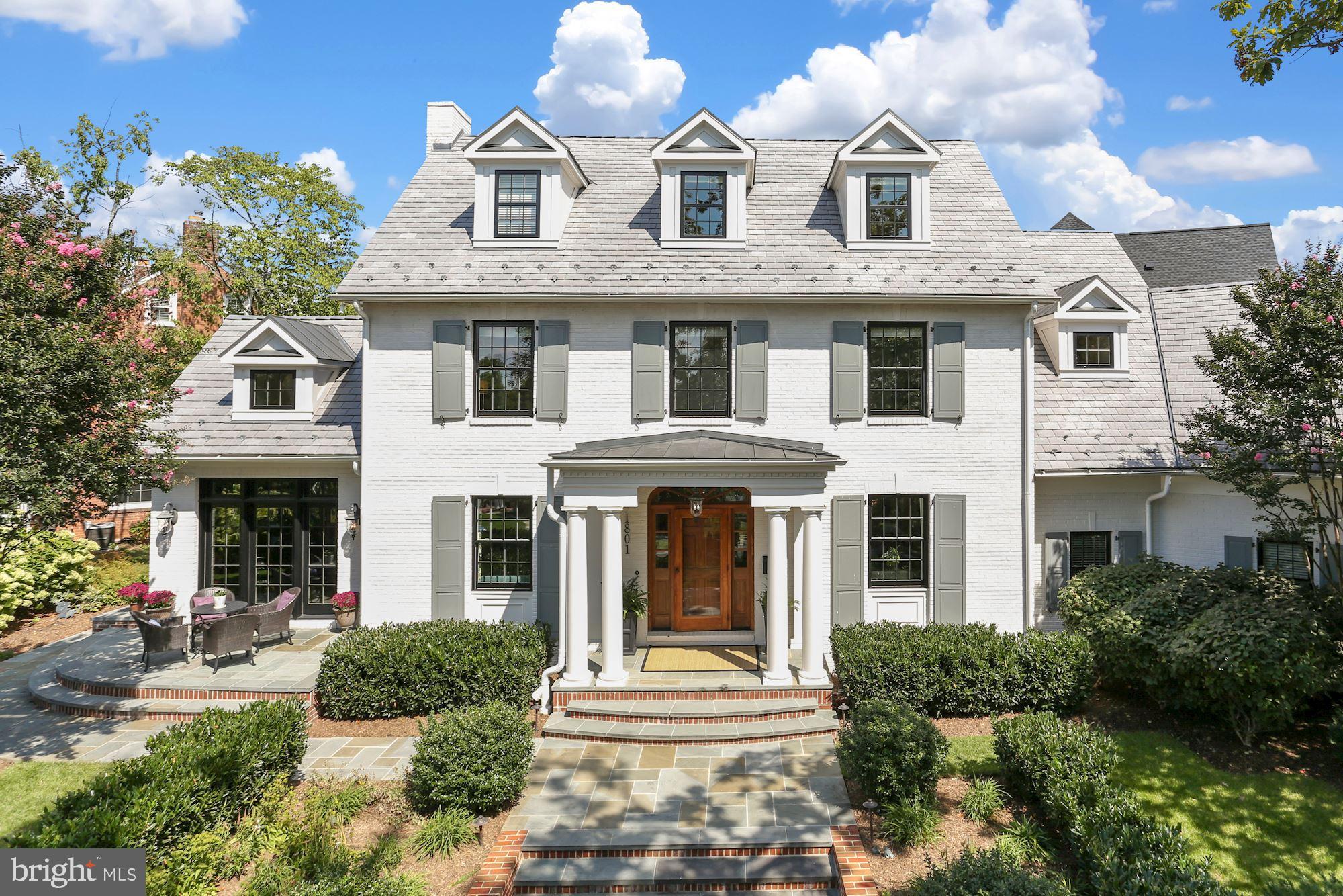 LYON VILLAGE - Residential