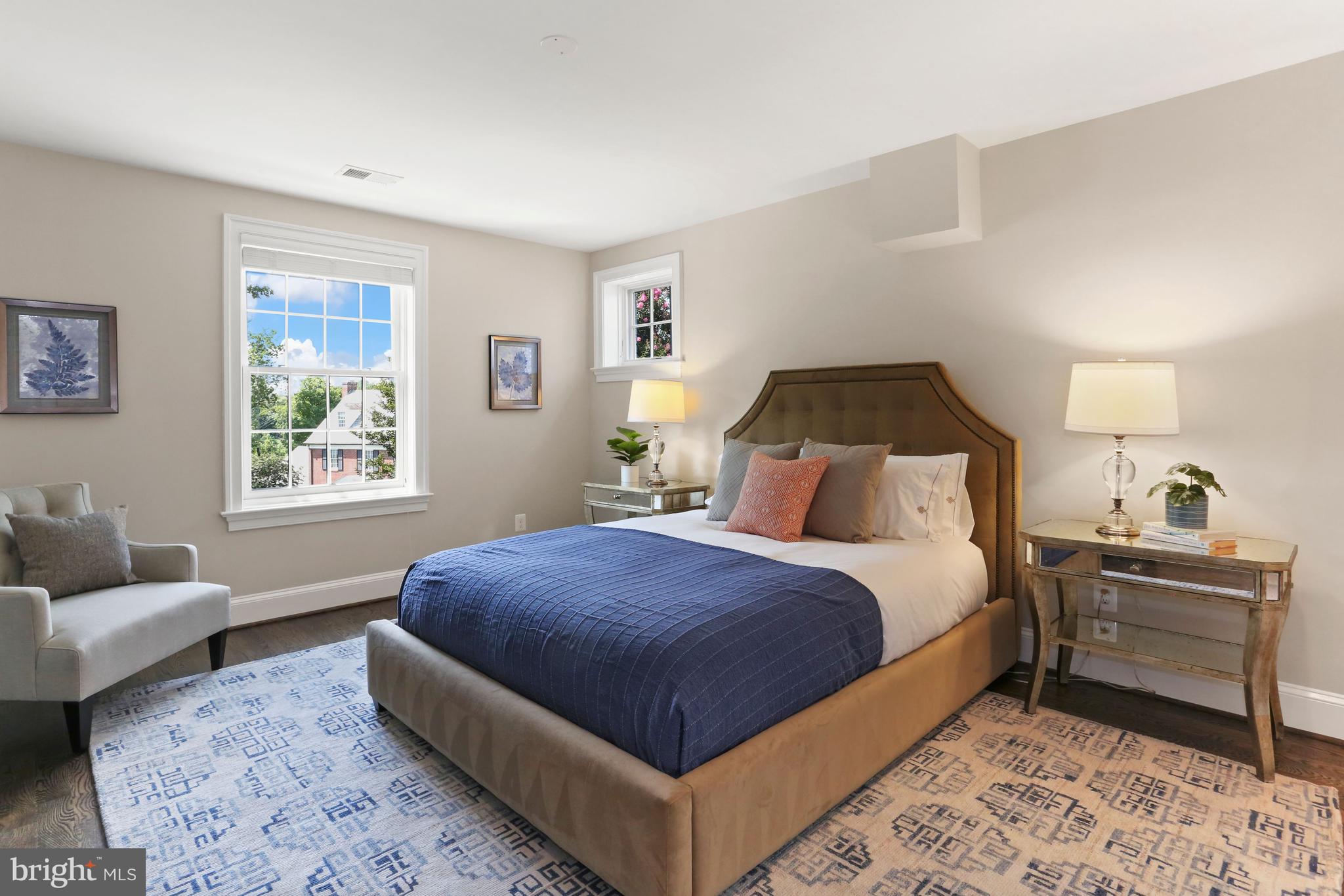 LYON VILLAGE - Residential