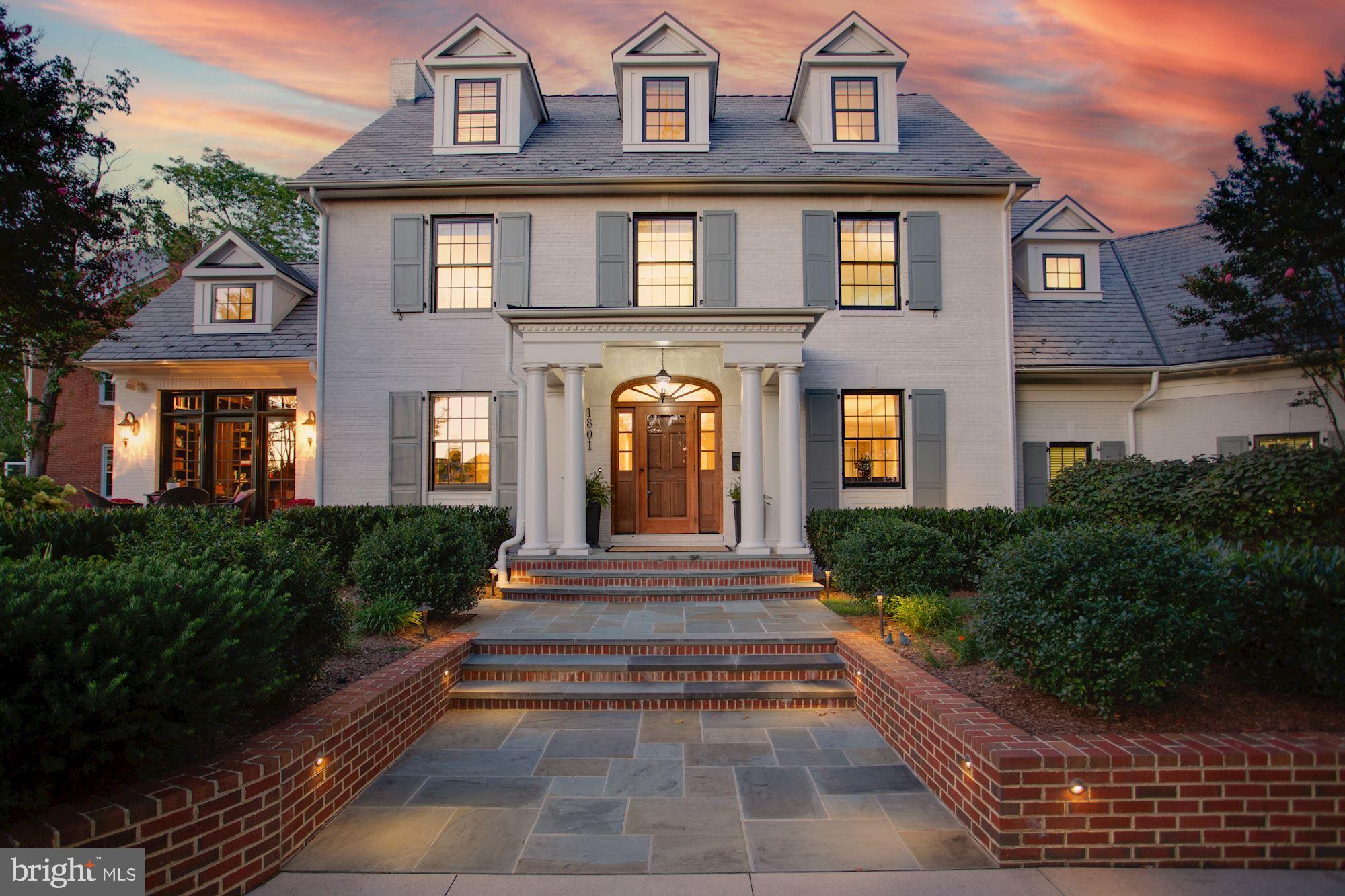 LYON VILLAGE - Residential