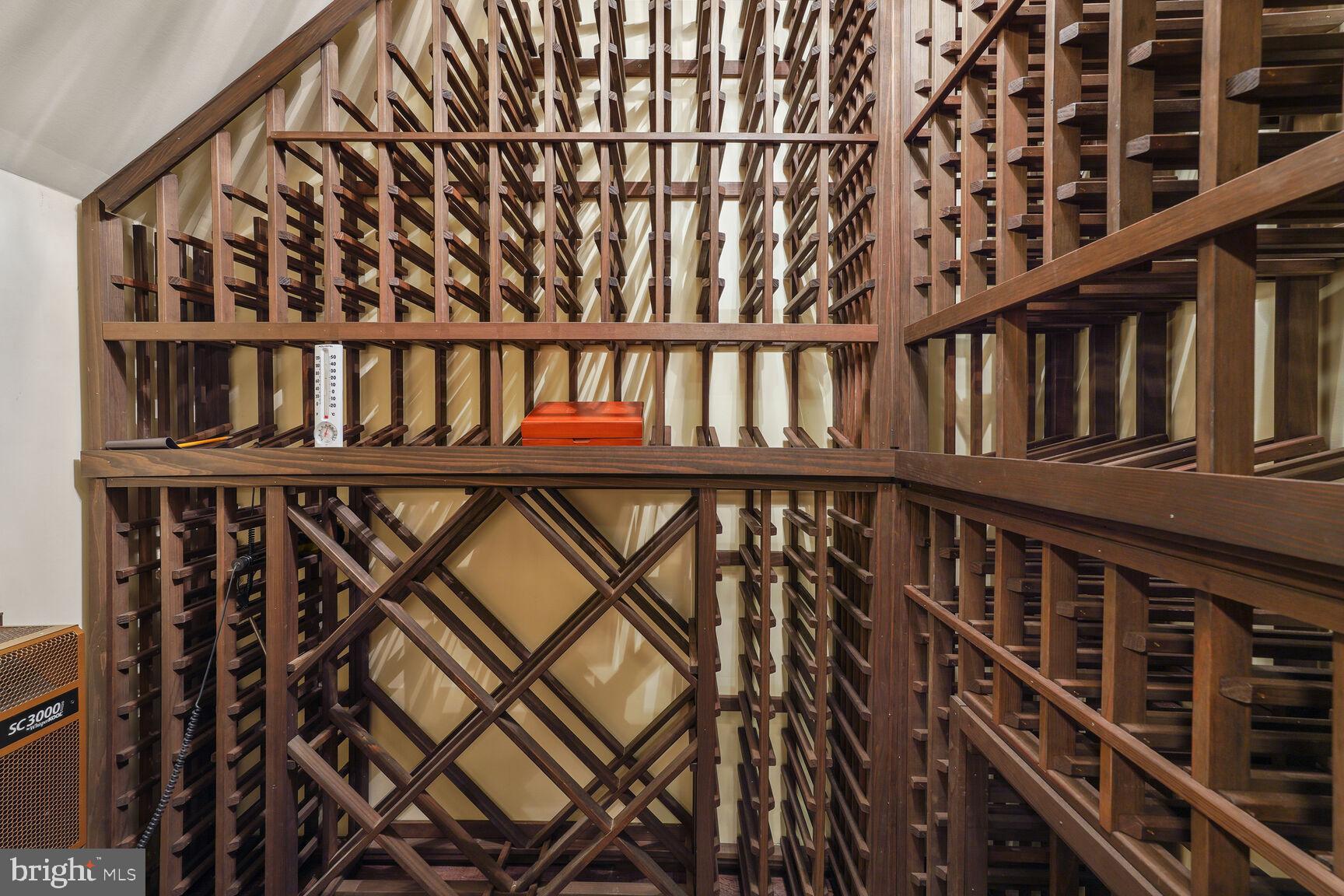 LYON VILLAGE - Residential