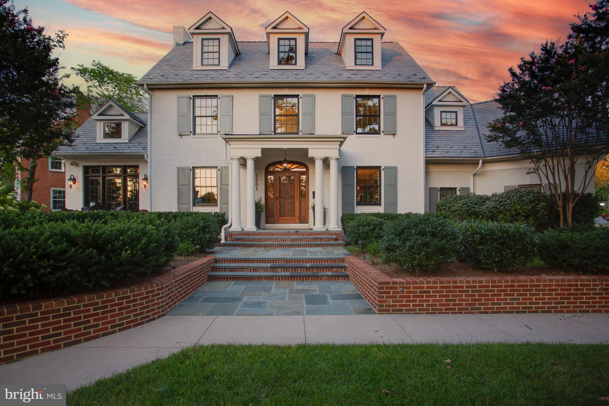 LYON VILLAGE - Residential