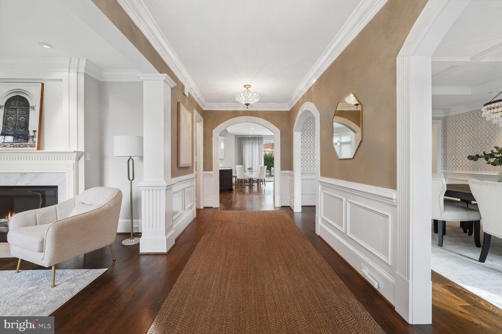 LYON VILLAGE - Residential