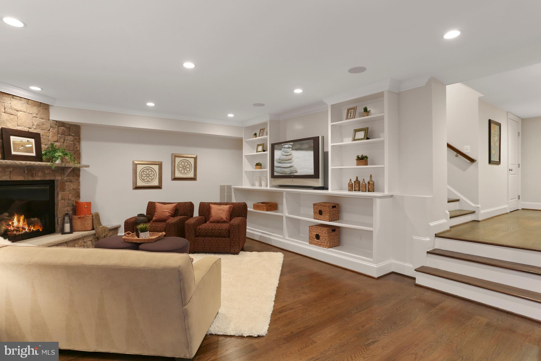 LYON VILLAGE - Residential