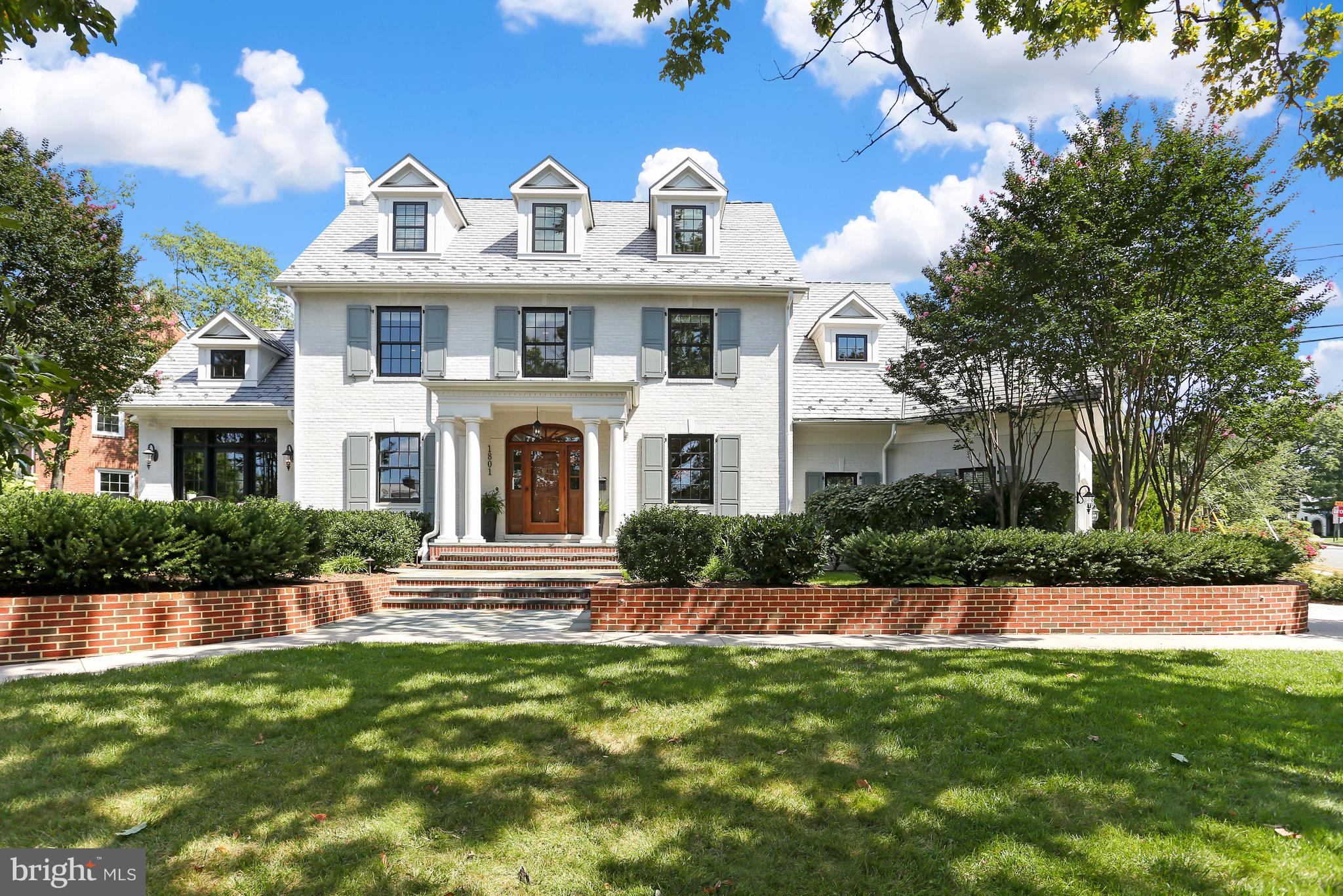 LYON VILLAGE - Residential