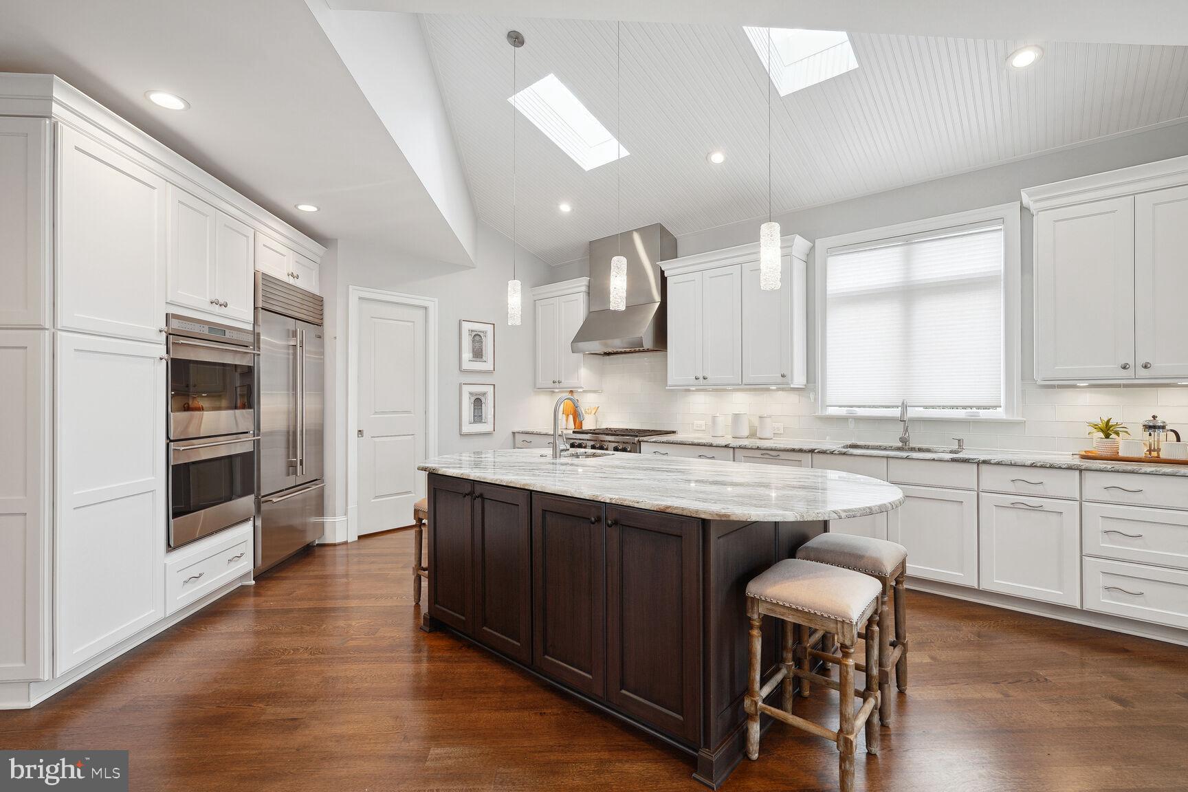 LYON VILLAGE - Residential