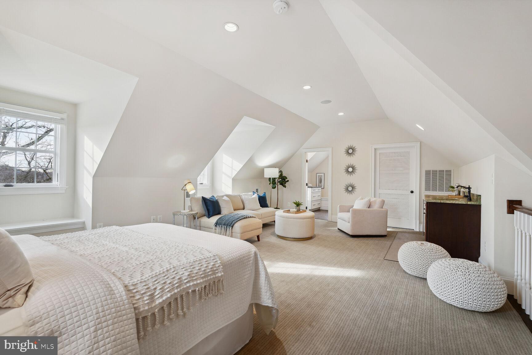 LYON VILLAGE - Residential