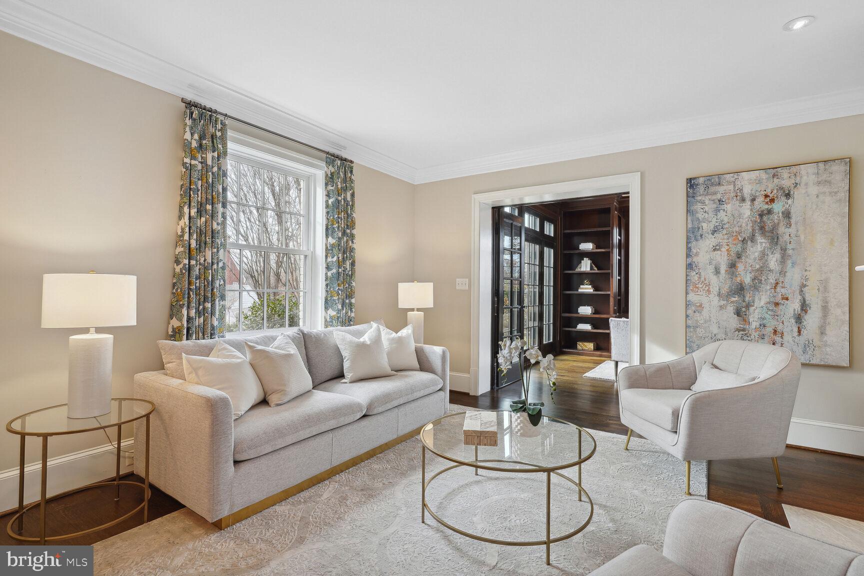 LYON VILLAGE - Residential