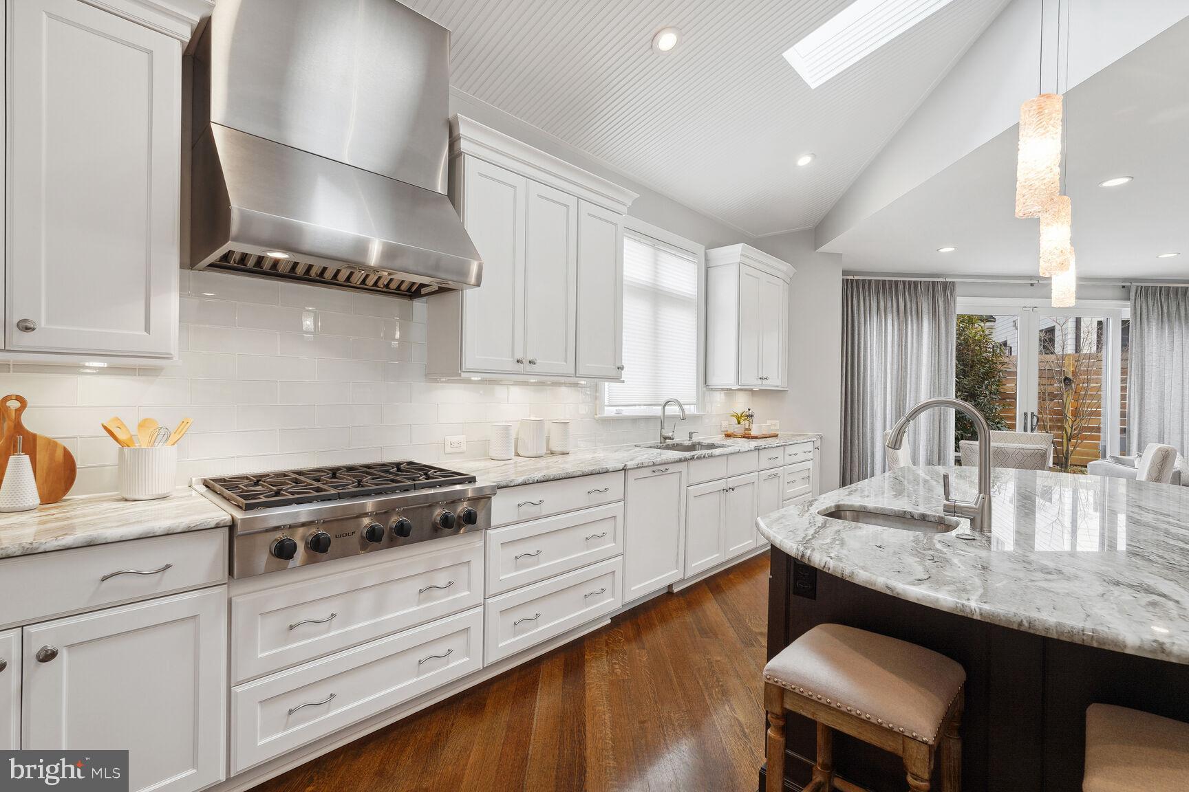 LYON VILLAGE - Residential