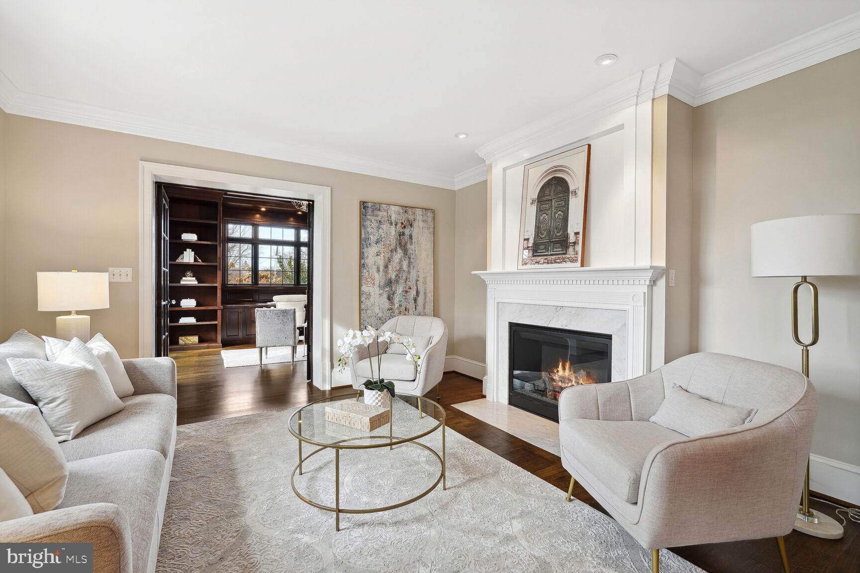 LYON VILLAGE - Residential