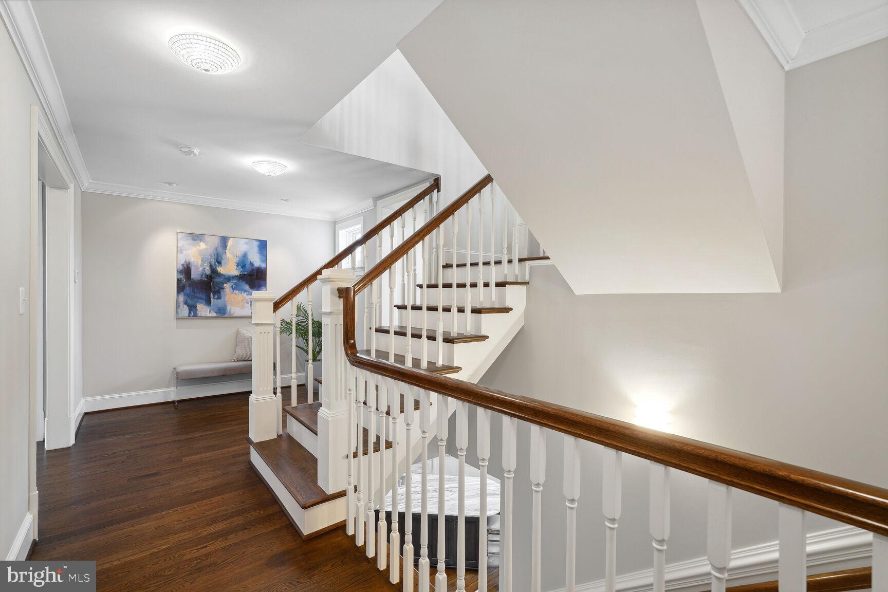 LYON VILLAGE - Residential