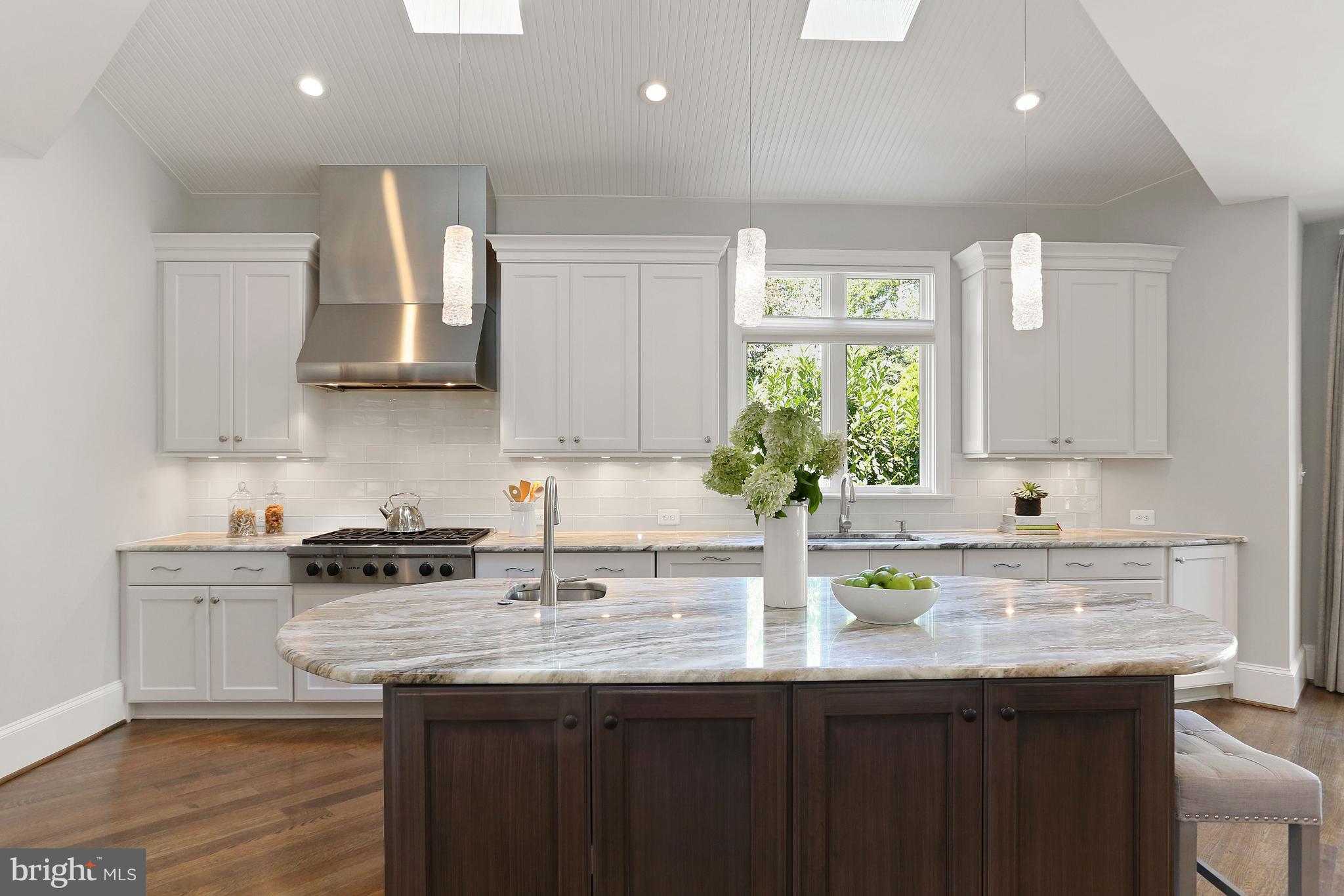 LYON VILLAGE - Residential