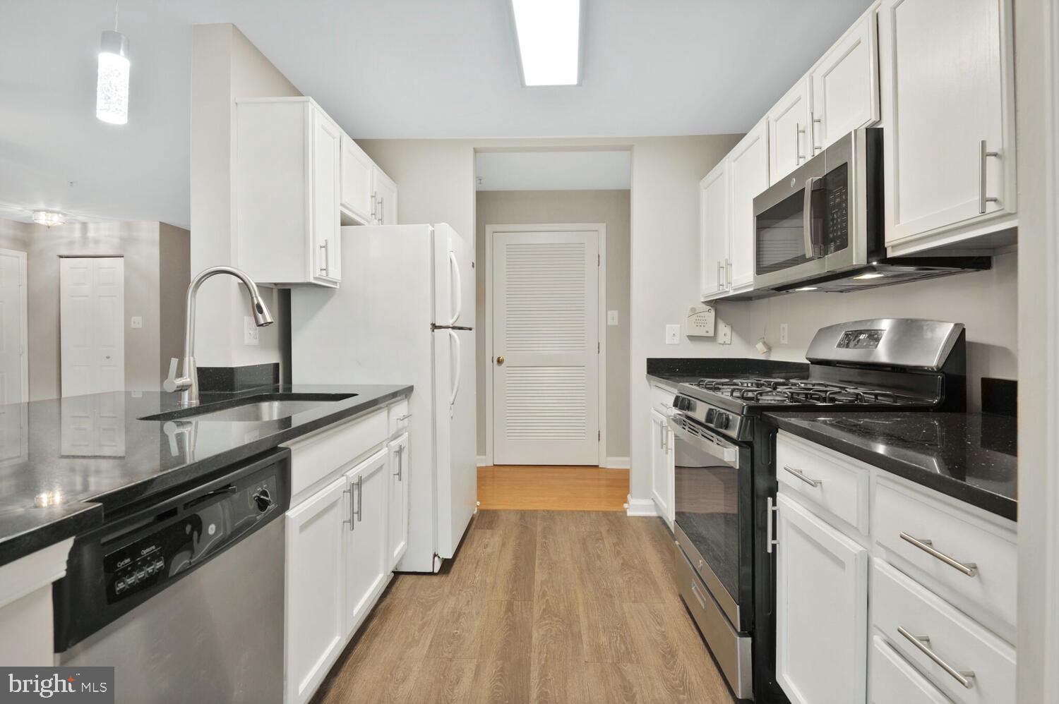 SOUTH MEADOWS - Residential