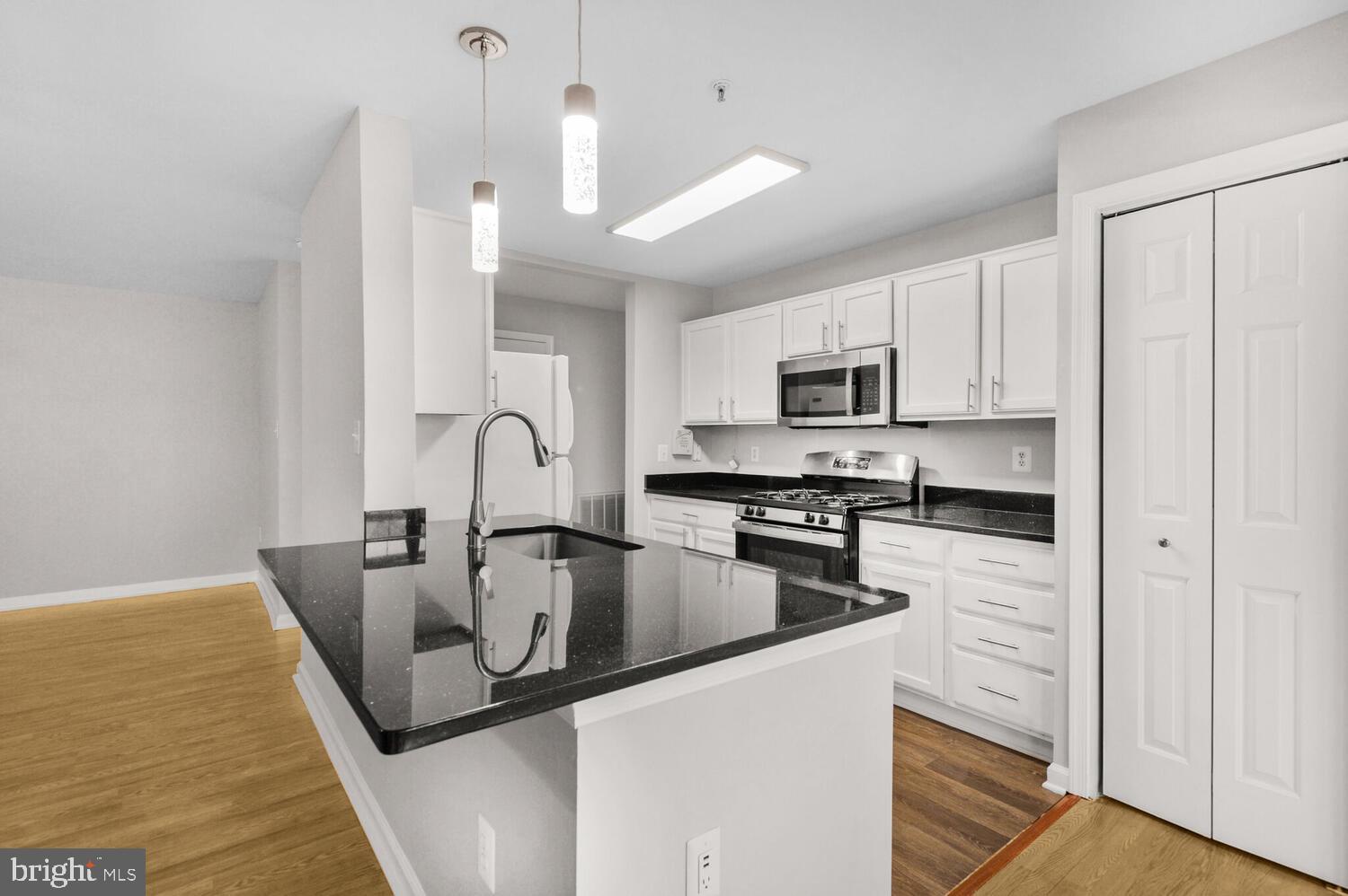 SOUTH MEADOWS - Residential