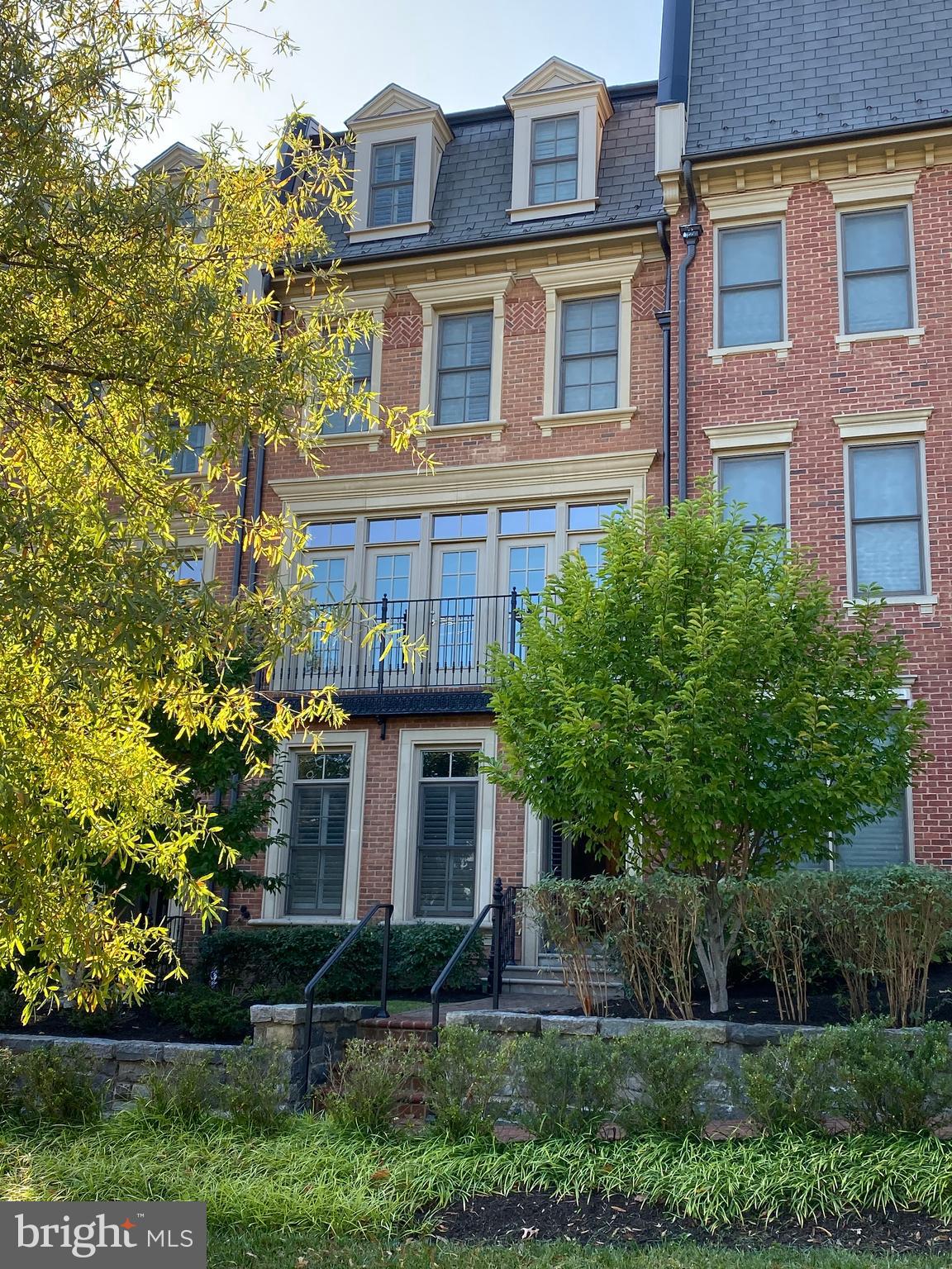 SYMPHONY PARK - Residential Lease