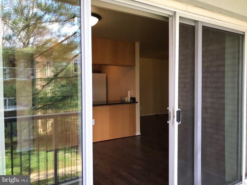 YORKTOWNE SQUARE - Residential Lease