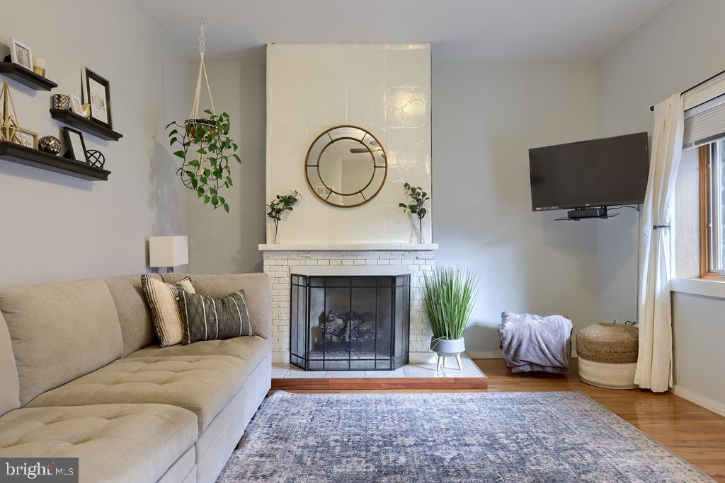 CHESTNUT HILL - Residential