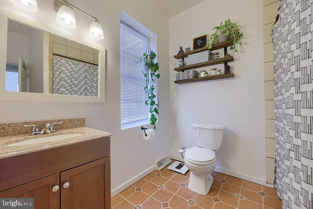 CHESTNUT HILL - Residential