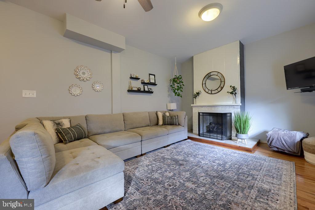 CHESTNUT HILL - Residential