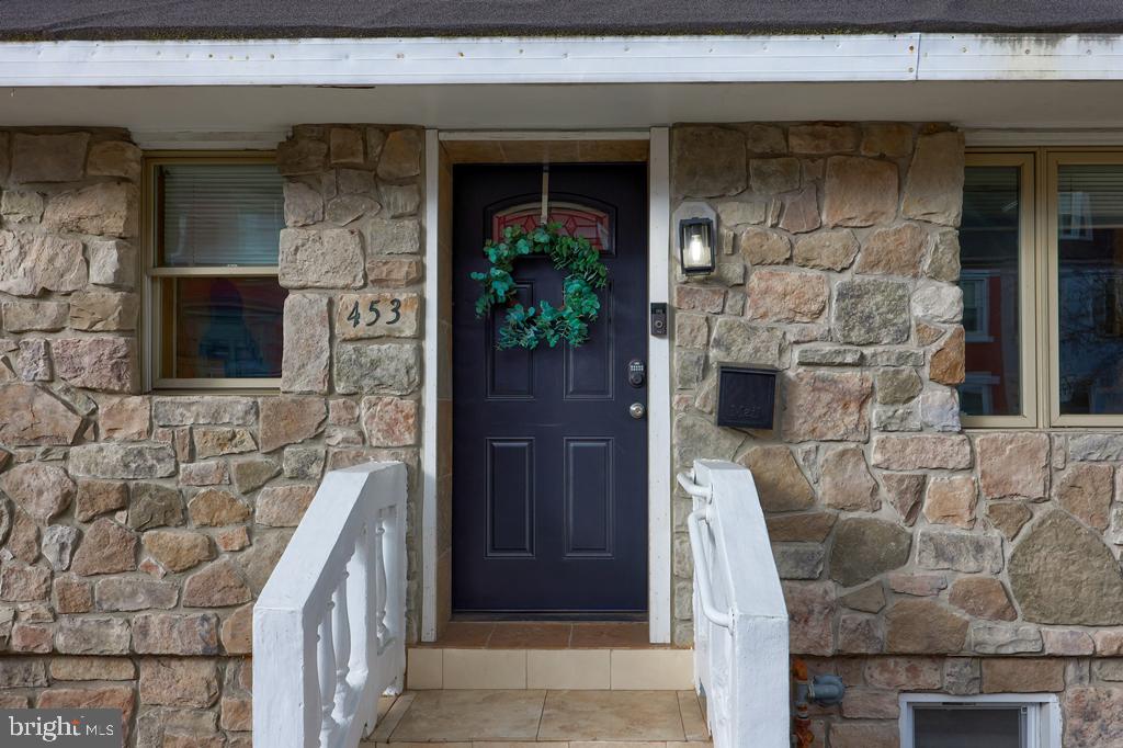 CHESTNUT HILL - Residential