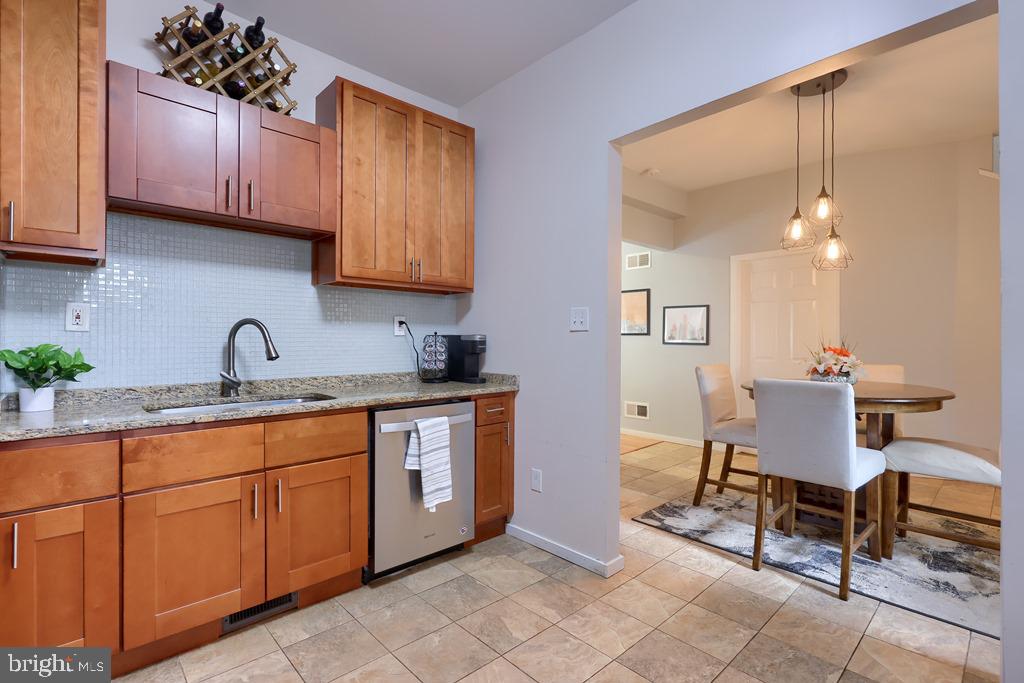 CHESTNUT HILL - Residential