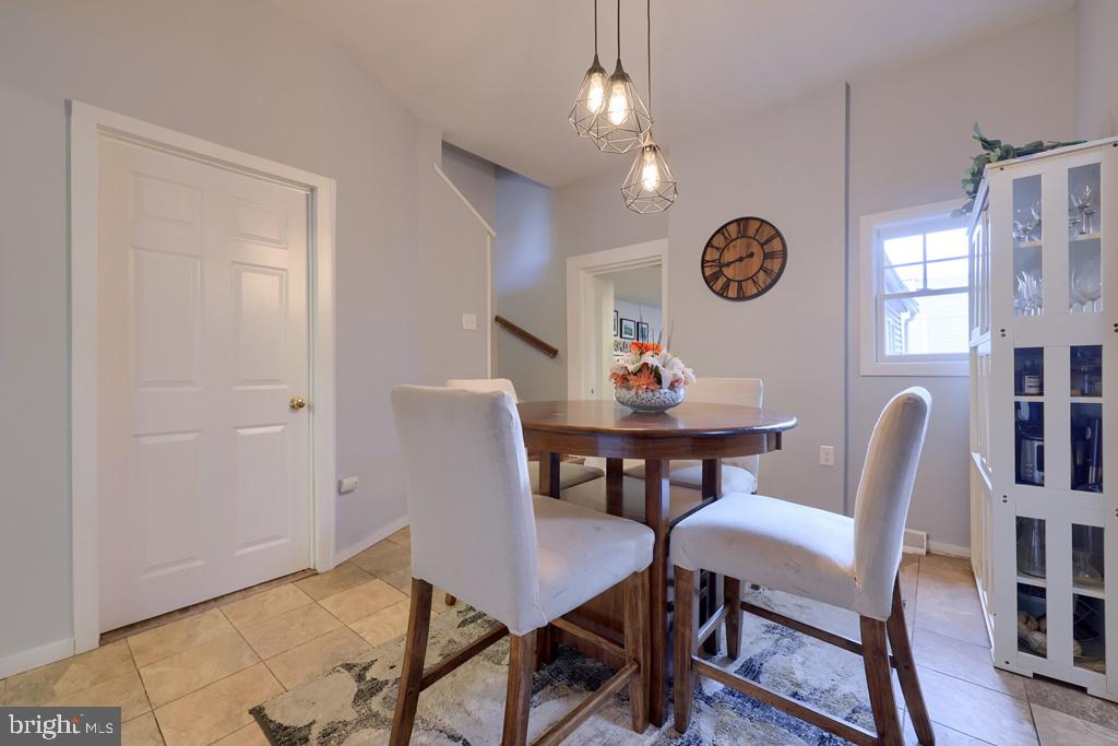 CHESTNUT HILL - Residential