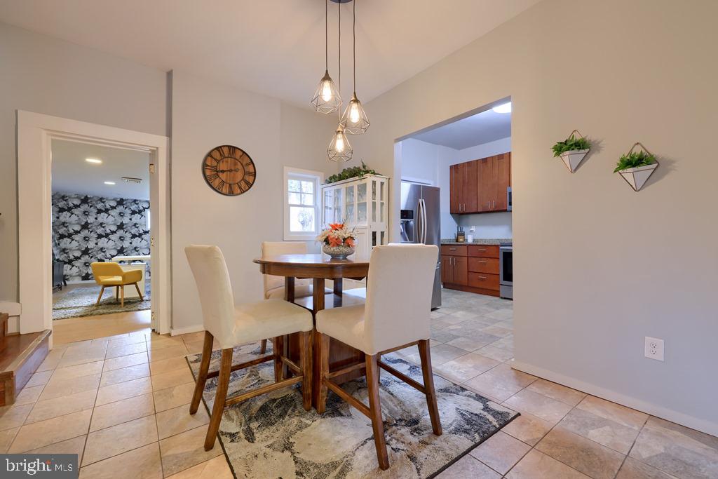 CHESTNUT HILL - Residential