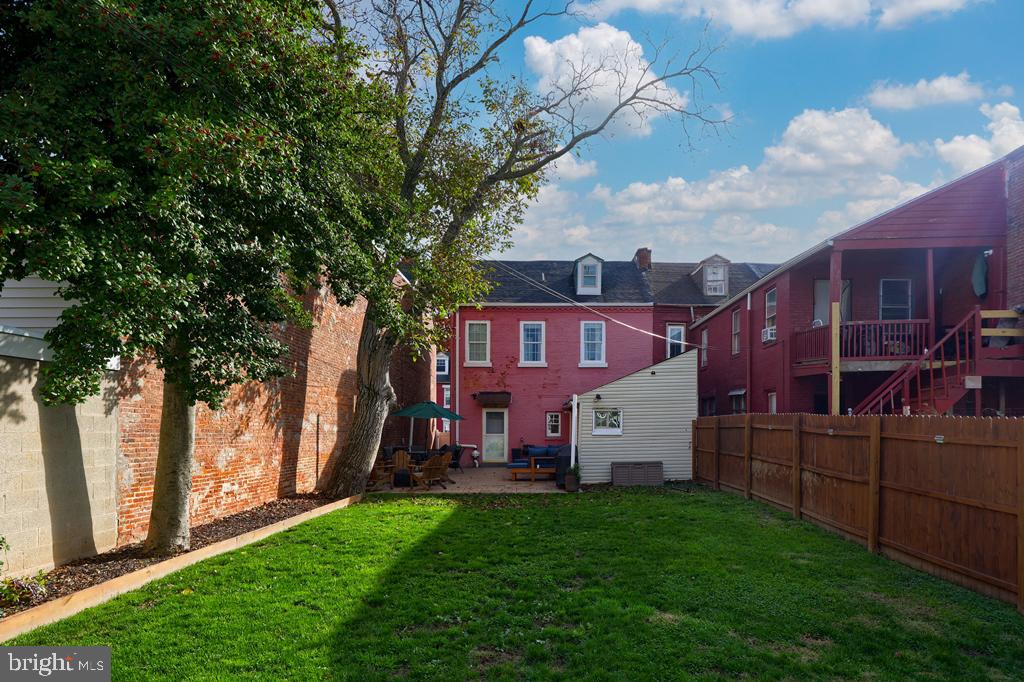 CHESTNUT HILL - Residential