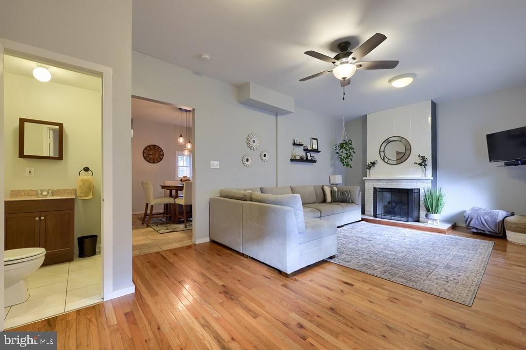 CHESTNUT HILL - Residential