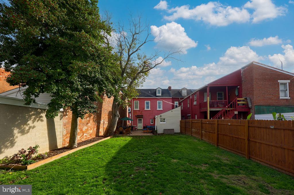 CHESTNUT HILL - Residential