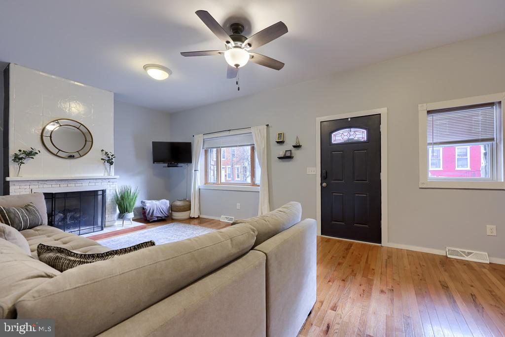 CHESTNUT HILL - Residential