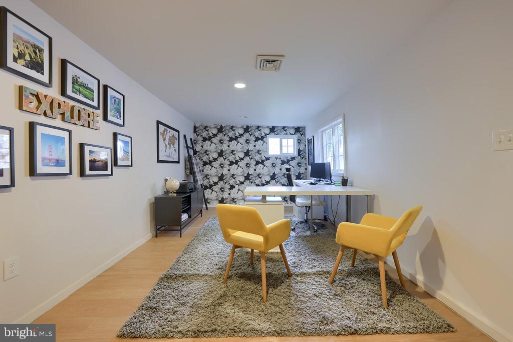 CHESTNUT HILL - Residential