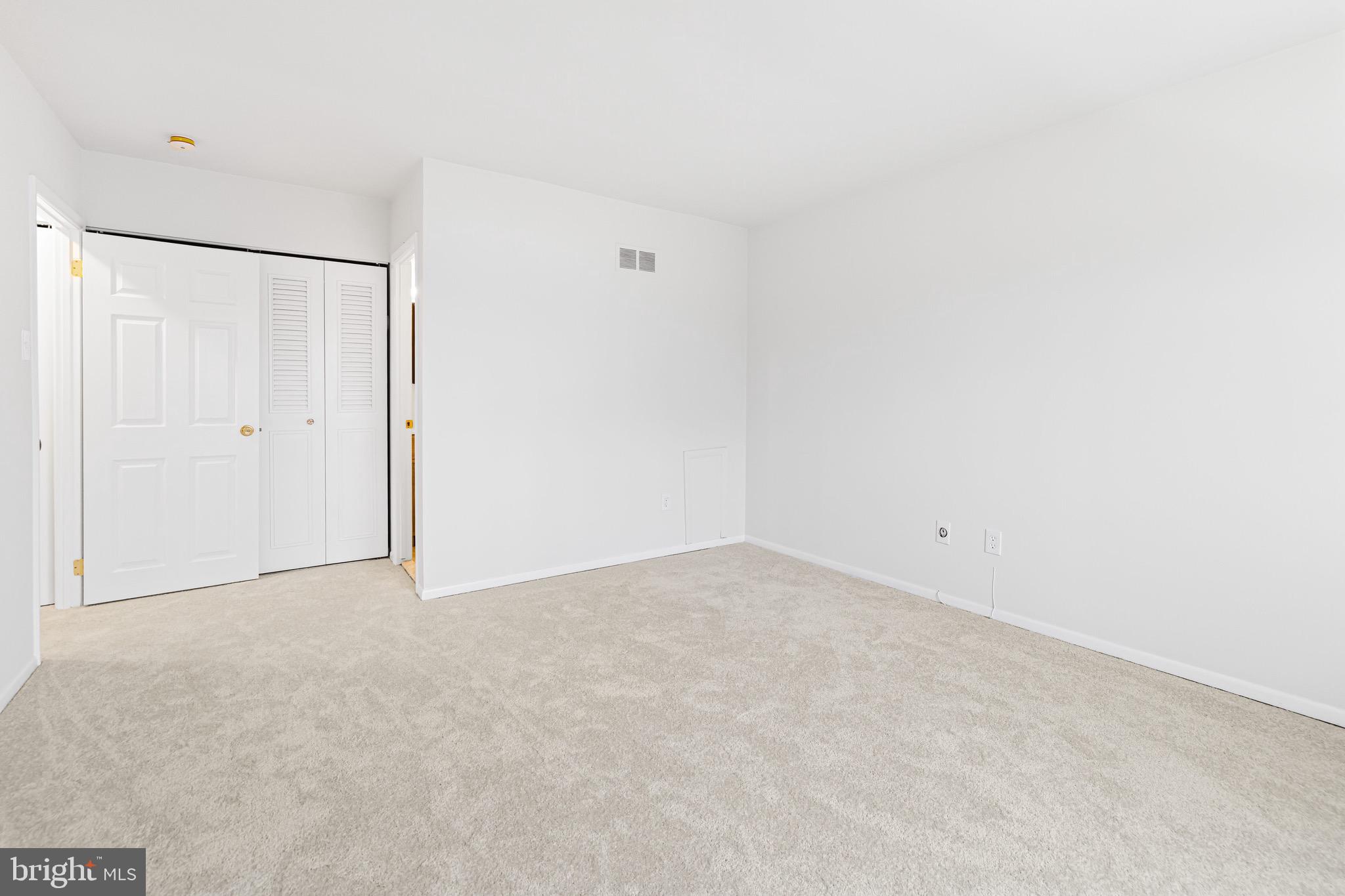 INTERNATIONAL VIL - Residential