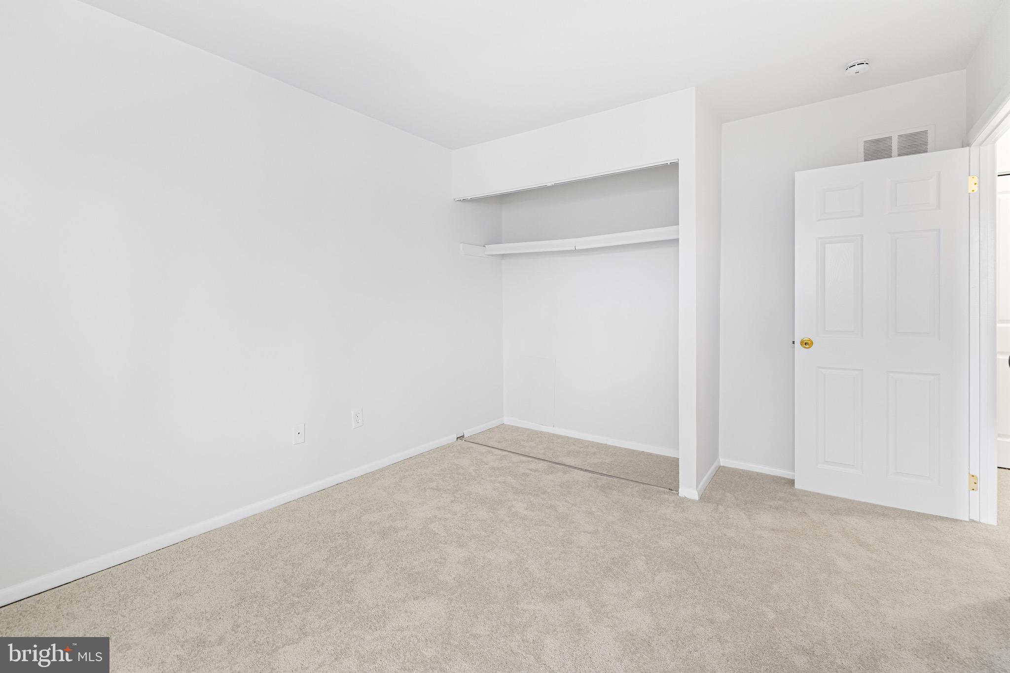 INTERNATIONAL VIL - Residential