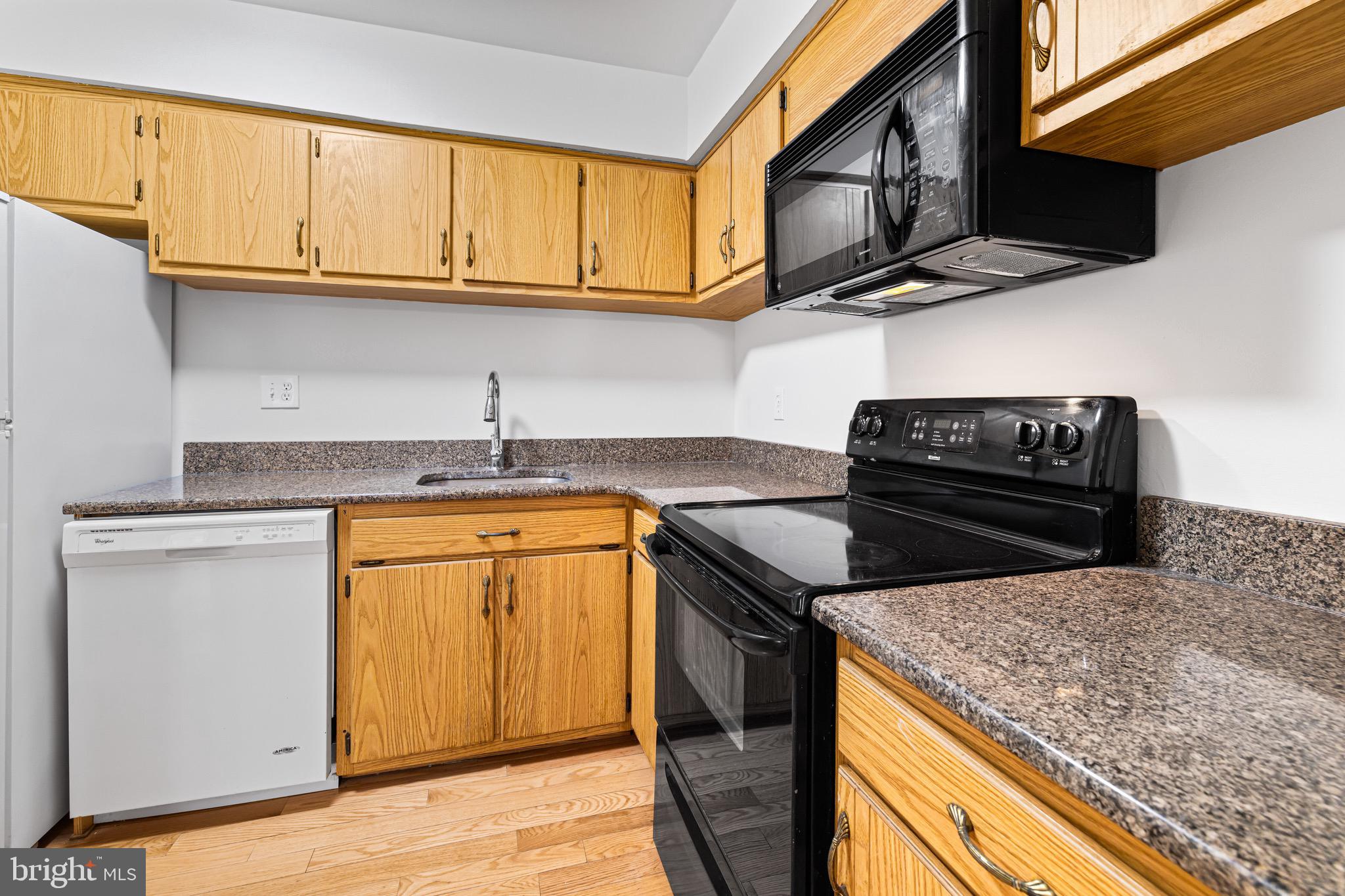 INTERNATIONAL VIL - Residential