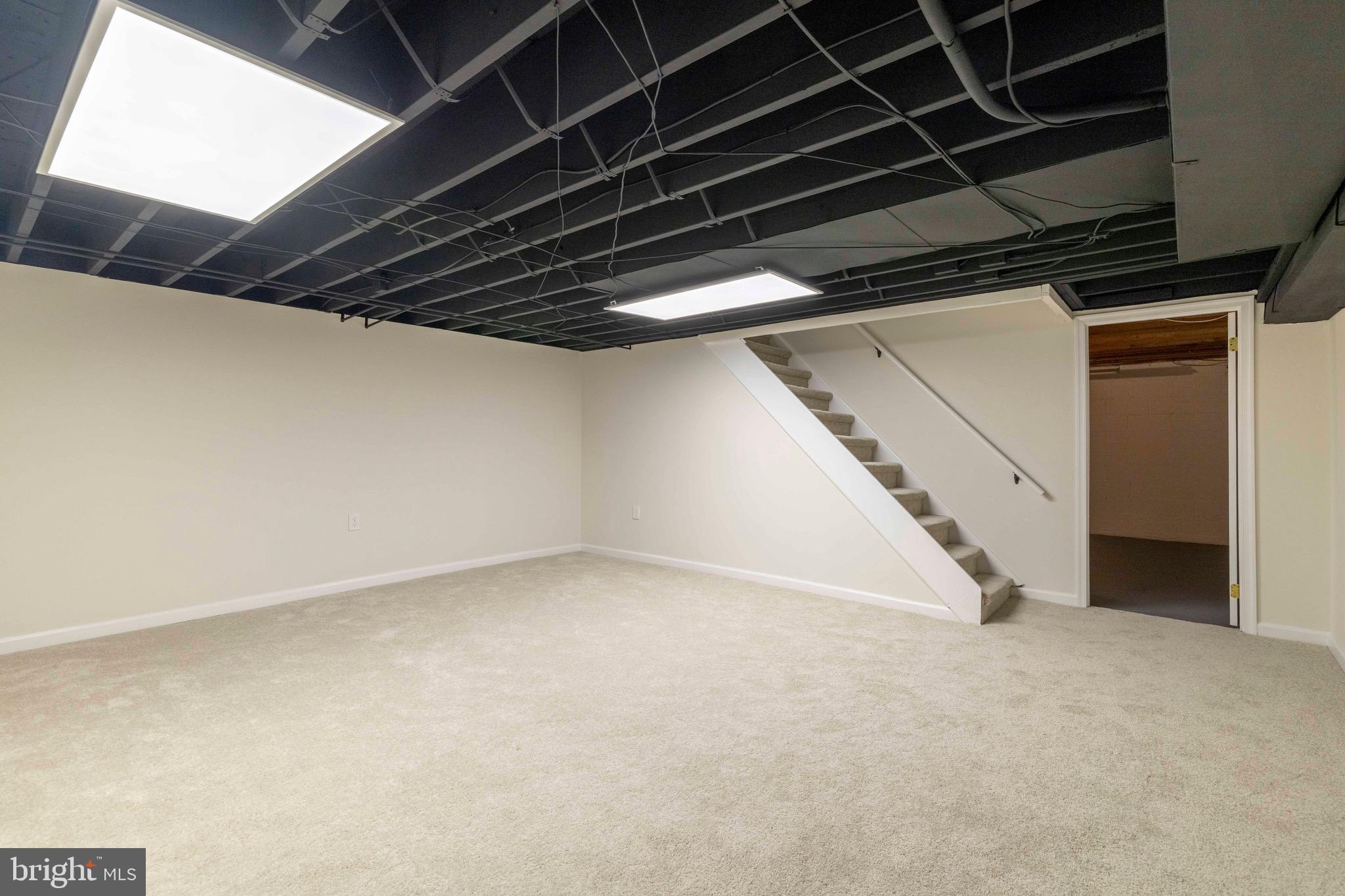 INTERNATIONAL VIL - Residential