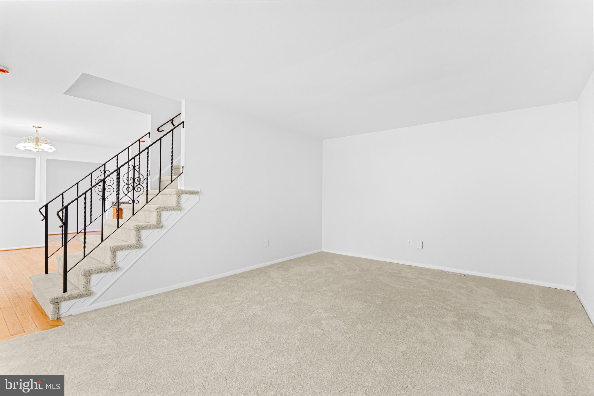 INTERNATIONAL VIL - Residential