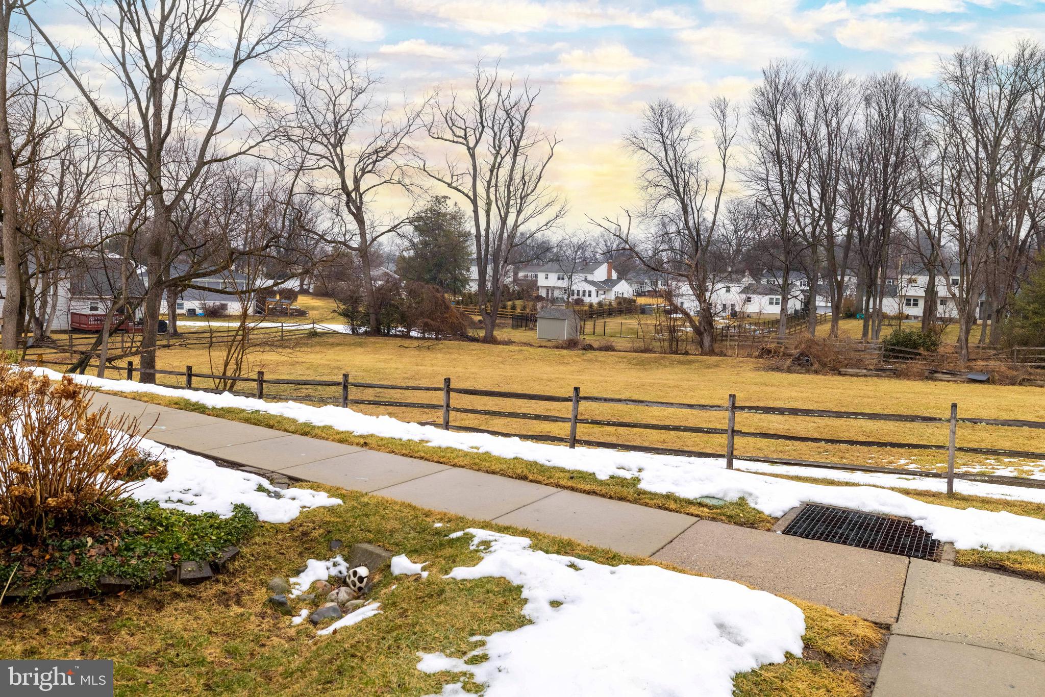 INTERNATIONAL VIL - Residential