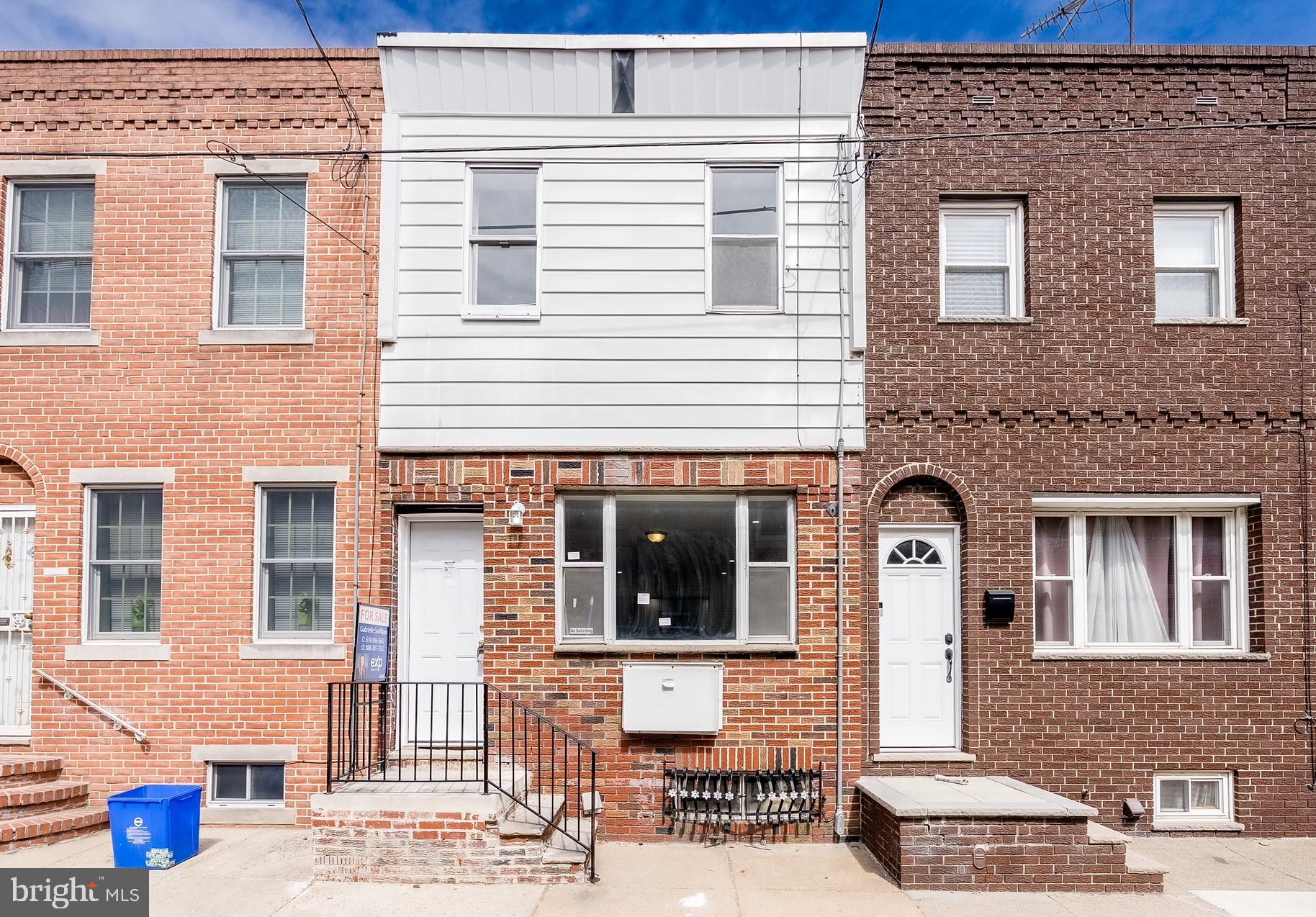 Welcome to the heart of South Philadelphia in the historic Pennsport neighborhood! Around the corner from all your Philly favorites like John's Roast Pork, 2nd street, and Columbus blvd - this property is in a prime location. Featuring all brand new flooring, new kitchen, and new bathroom!