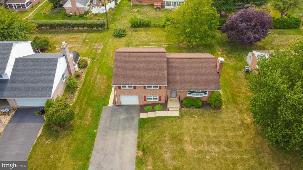 Photo of 28 Homestead Drive, Lancaster, PA 17602 (MLS # PALA2054616)