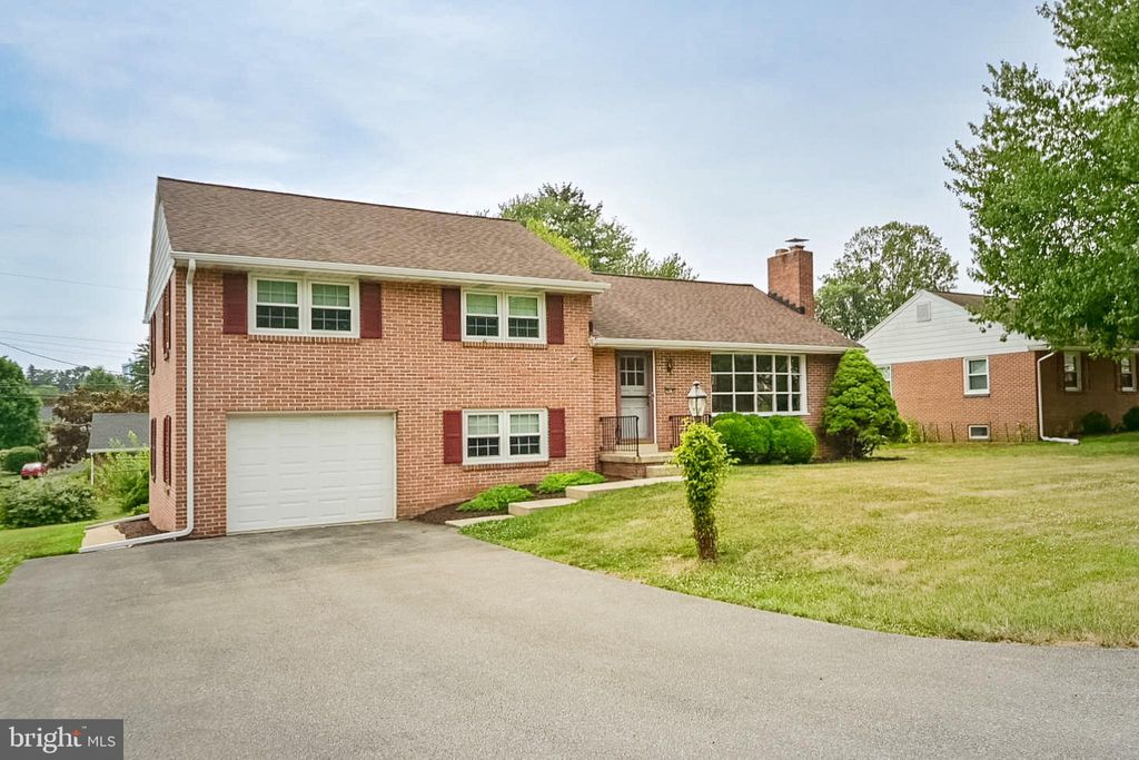 Photo of 28 Homestead Drive, Lancaster, PA 17602 (MLS # PALA2054616)