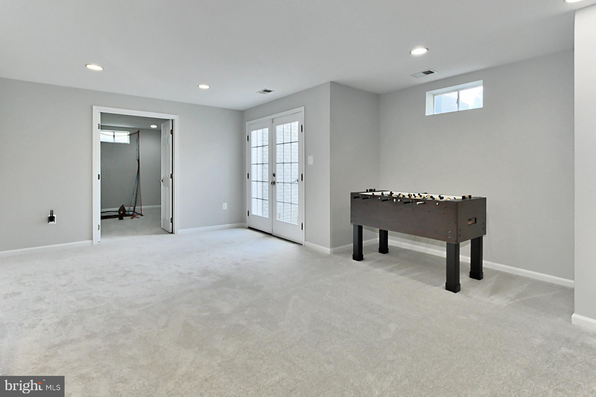 PEMBROOKE - Residential