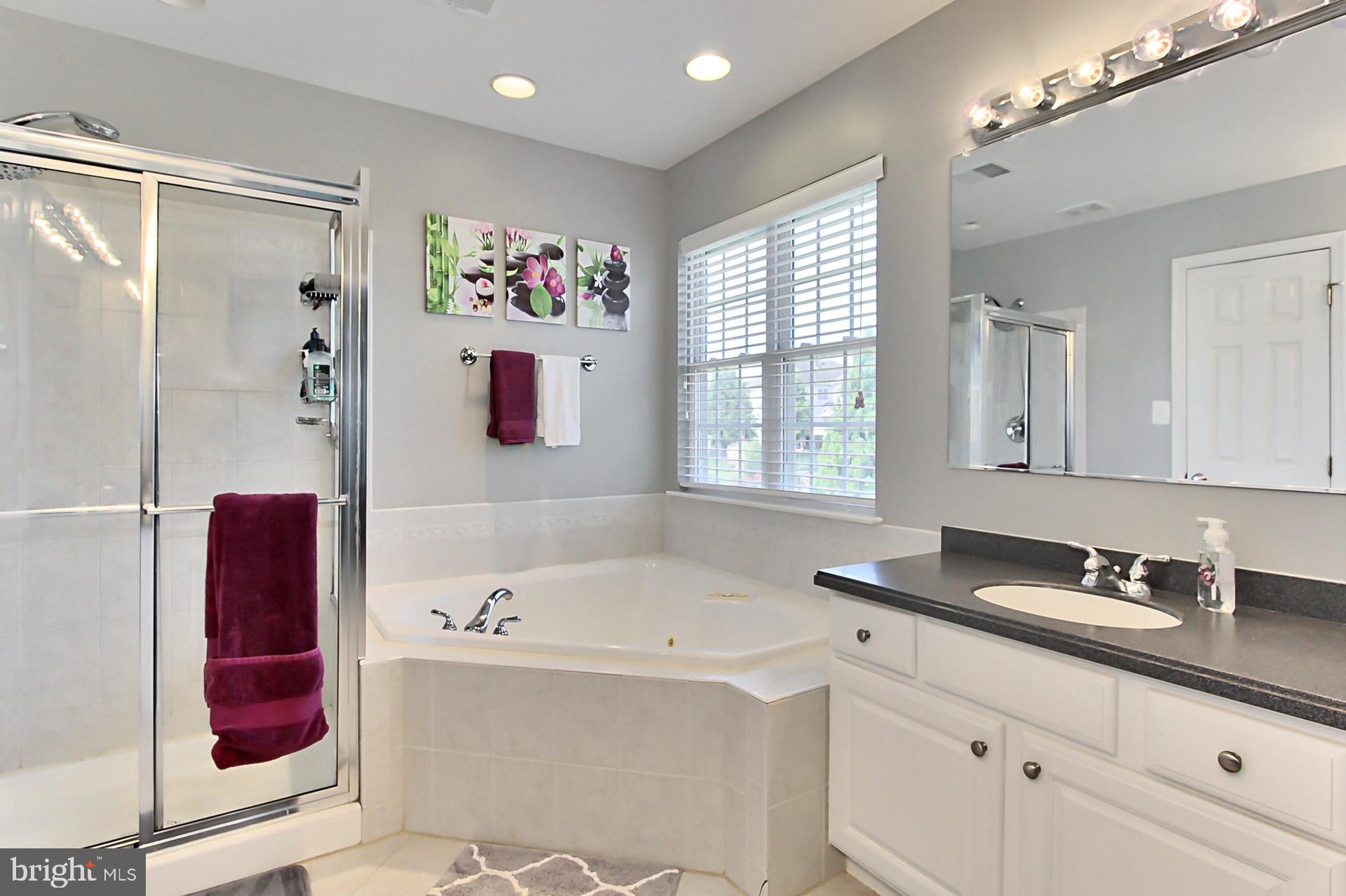 PEMBROOKE - Residential